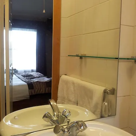 Leeson Downtown Szálloda 2*
