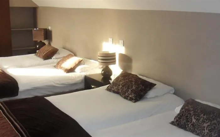 Leeson Downtown Hotel 2*