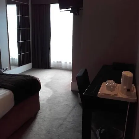 Hotel Leeson Downtown